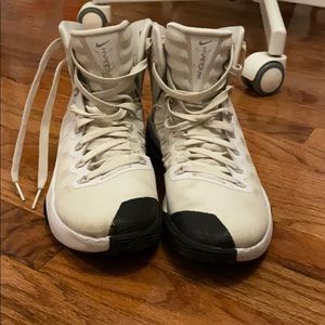 Nike Men’s/ Women’s basketball sneakers